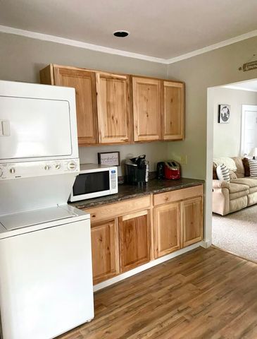 39 Shepard Avenue, Saranac Lake, NY 12983