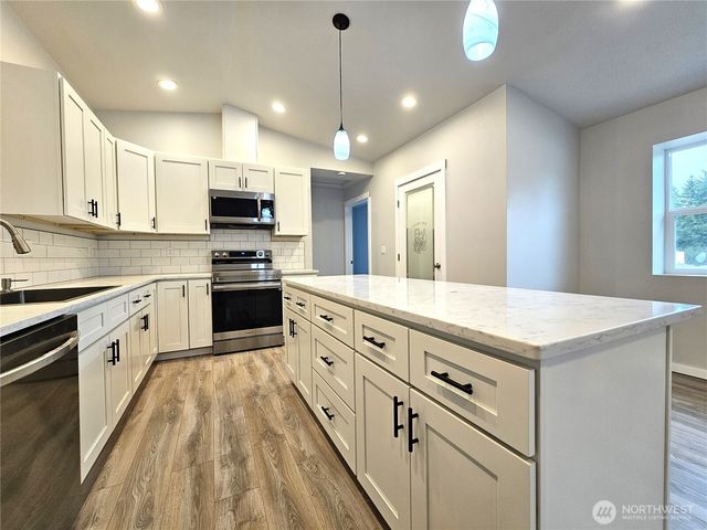 302 W Martin Place, Elma, WA 98541