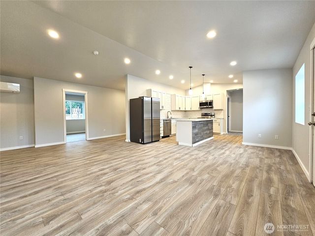 302 W Martin Place, Elma, WA 98541