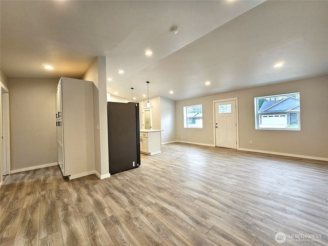 302 W Martin Place, Elma, WA 98541