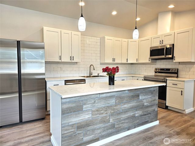 302 W Martin Place, Elma, WA 98541