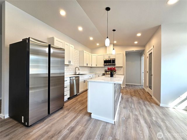 302 W Martin Place, Elma, WA 98541