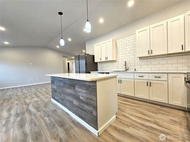 302 W Martin Place, Elma, WA 98541