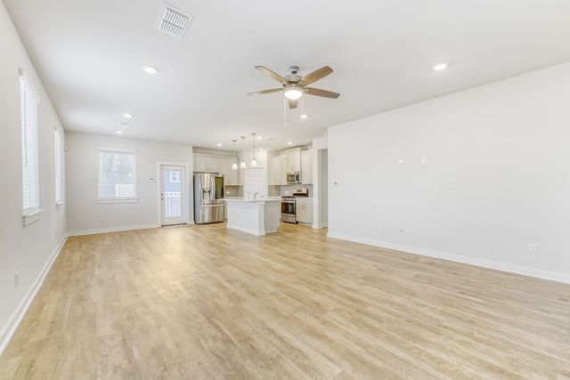 315 Garner DR, Kyle, TX 78640