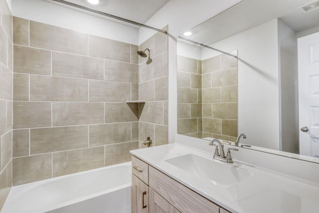 315 Garner DR, Kyle, TX 78640