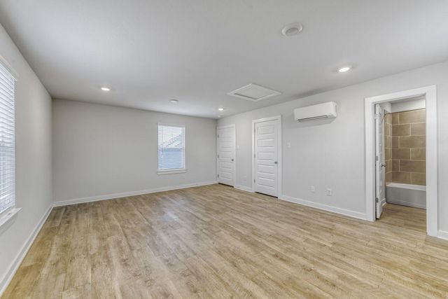 315 Garner DR, Kyle, TX 78640