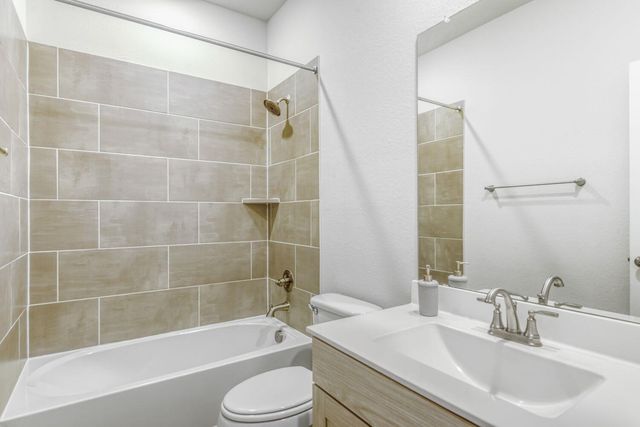 315 Garner DR, Kyle, TX 78640