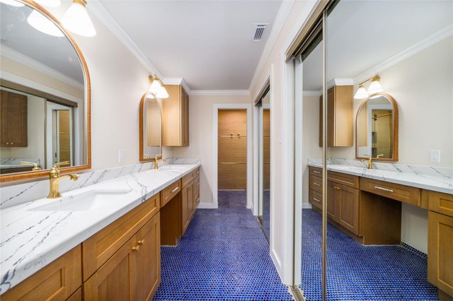 1836 Augusta Drive 4, Houston, TX 77057