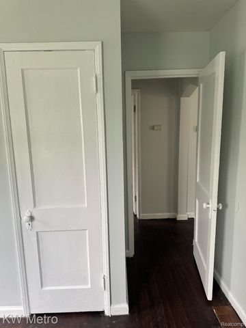 6390 FAUST Avenue, Detroit, MI 48228