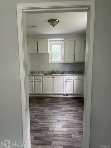 6390 FAUST Avenue, Detroit, MI 48228