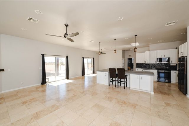 10563 N Garrett Drive, Kingman, AZ 86401