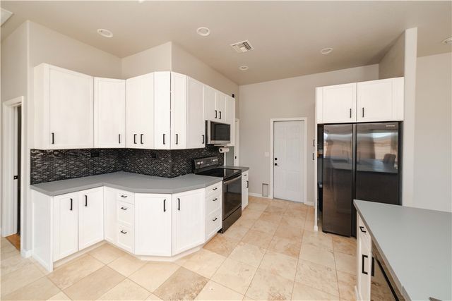 10563 N Garrett Drive, Kingman, AZ 86401