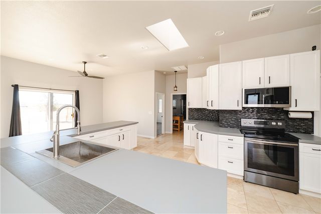 10563 N Garrett Drive, Kingman, AZ 86401