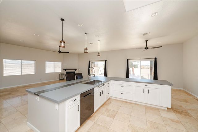 10563 N Garrett Drive, Kingman, AZ 86401