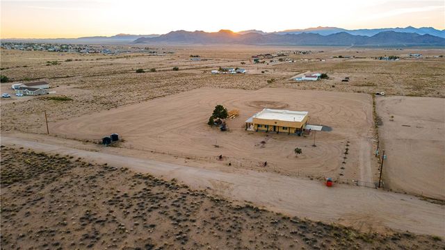 10563 N Garrett Drive, Kingman, AZ 86401