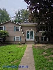 125 Setian Lane, West Warwick, RI 02893