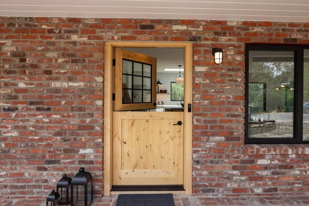 Image 4 of property listing at 25195 Stewart Place, Carmel, CA 93923