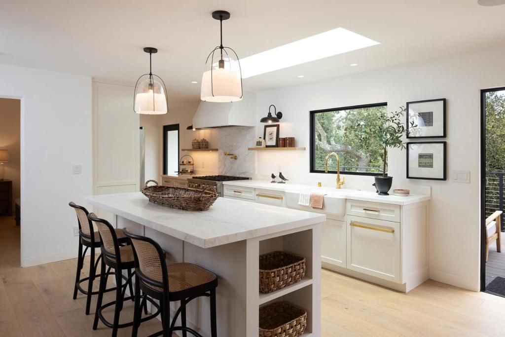 Image 7 of property listing at 25195 Stewart Place, Carmel, CA 93923