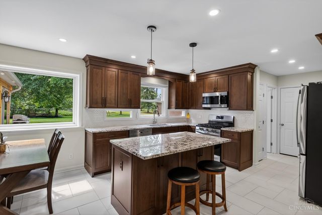 11 Carpenters Run, Blue Ash, OH 45241