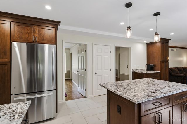 11 Carpenters Run, Blue Ash, OH 45241