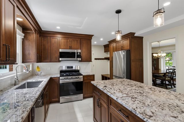 11 Carpenters Run, Blue Ash, OH 45241