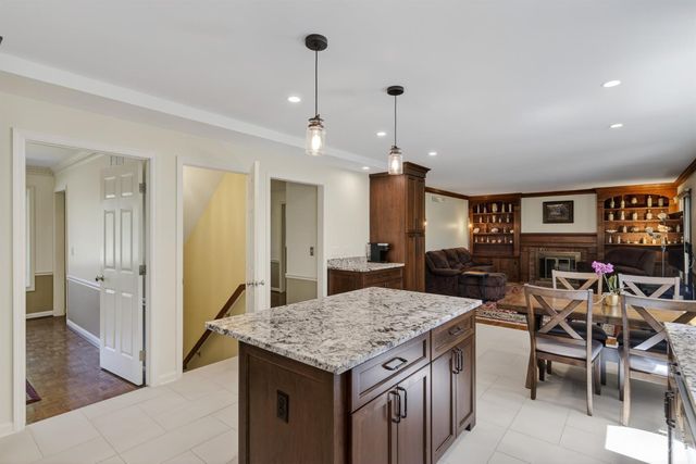 11 Carpenters Run, Blue Ash, OH 45241