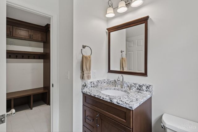 11 Carpenters Run, Blue Ash, OH 45241