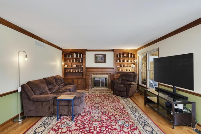 11 Carpenters Run, Blue Ash, OH 45241