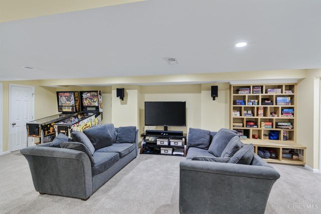 11 Carpenters Run, Blue Ash, OH 45241