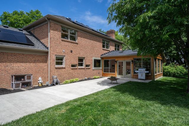 11 Carpenters Run, Blue Ash, OH 45241