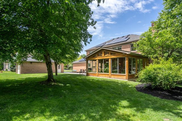 11 Carpenters Run, Blue Ash, OH 45241