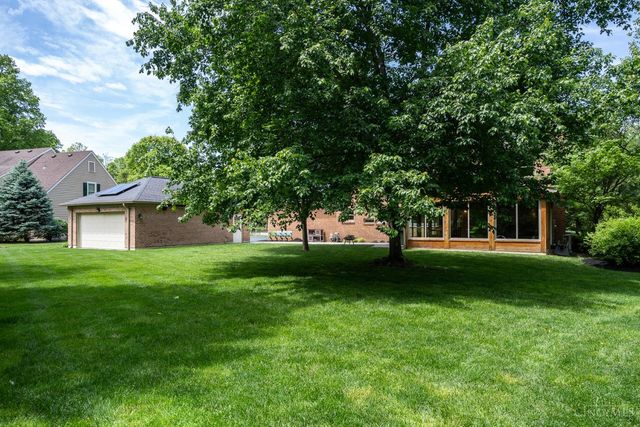 11 Carpenters Run, Blue Ash, OH 45241