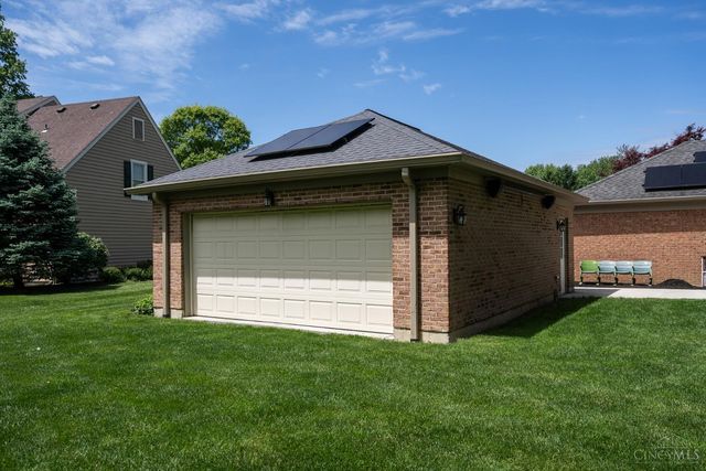 11 Carpenters Run, Blue Ash, OH 45241