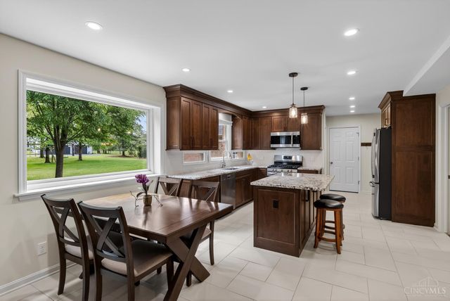 11 Carpenters Run, Blue Ash, OH 45241