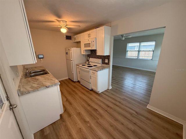 2217 20TH AVENUE W, Bradenton, FL 34205