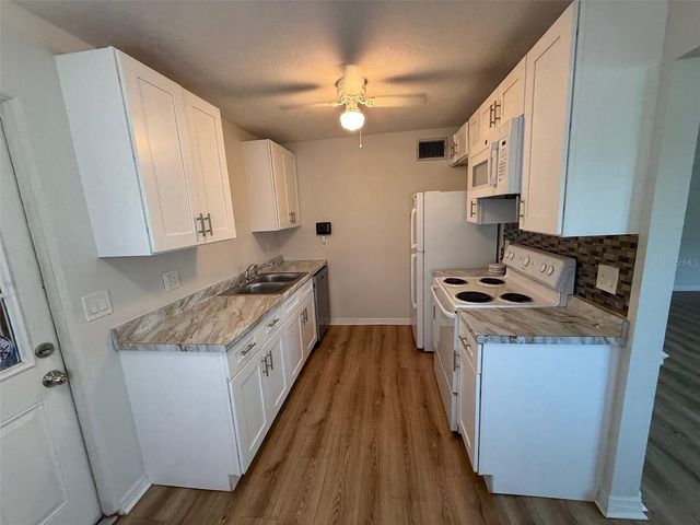 2217 20TH AVENUE W, Bradenton, FL 34205