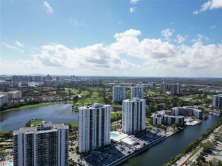 3625 N Country Club Dr 2409, Aventura, FL 33180