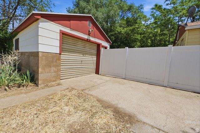 94 W 2000 N, Sunset, UT 84015