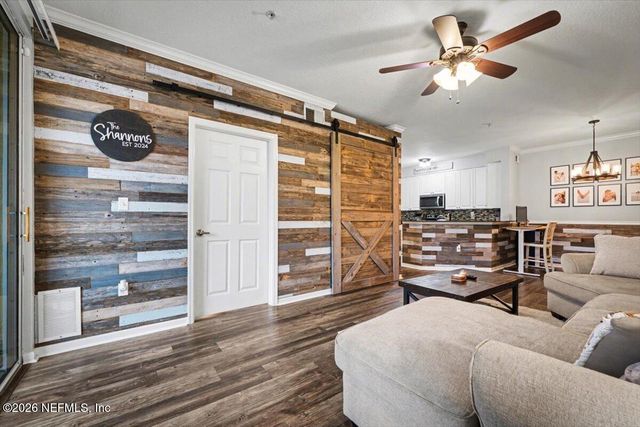 8539 GATE Parkway W 121, Jacksonville, FL 32216