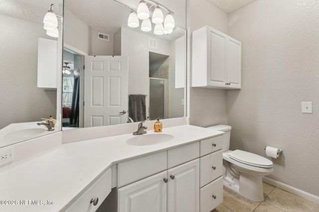 8539 GATE Parkway W 121, Jacksonville, FL 32216