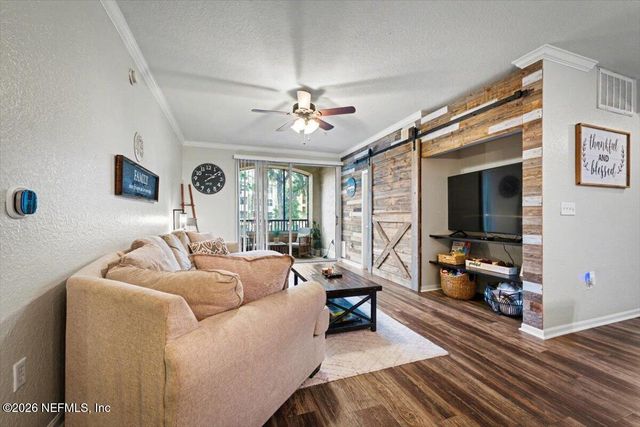 8539 GATE Parkway W 121, Jacksonville, FL 32216