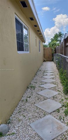 9285 SW 37th St 0, Miami, FL 33165