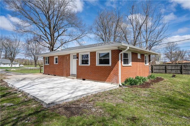 1414 Greenwood Road, Sellersburg, IN 47172