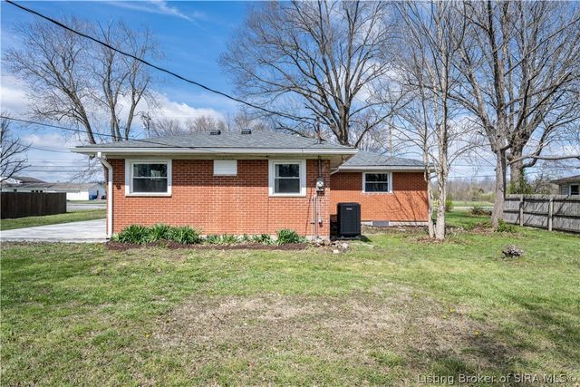 1414 Greenwood Road, Sellersburg, IN 47172