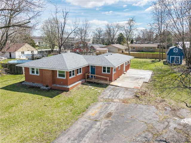 1414 Greenwood Road, Sellersburg, IN 47172