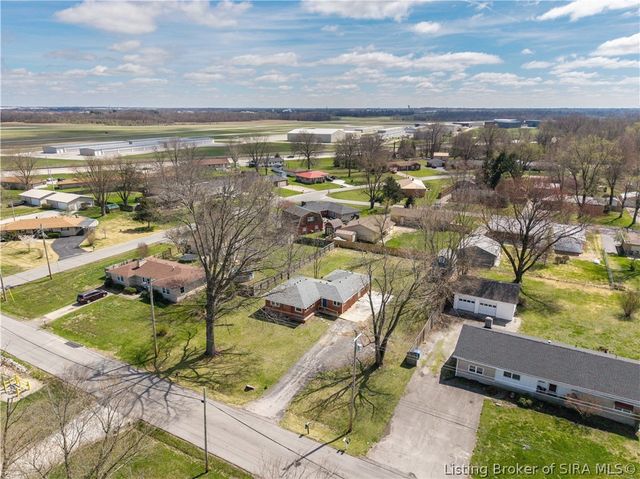 1414 Greenwood Road, Sellersburg, IN 47172