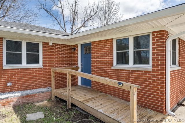 1414 Greenwood Road, Sellersburg, IN 47172