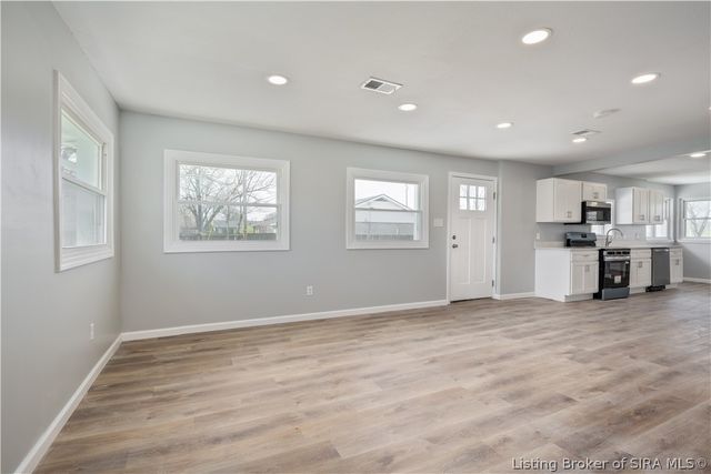 1414 Greenwood Road, Sellersburg, IN 47172