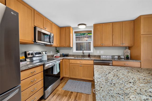 18043 Ashworth Avenue N, Shoreline, WA 98133