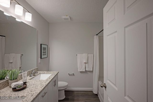 13747 HOLLINGS Street, Jacksonville, FL 32218